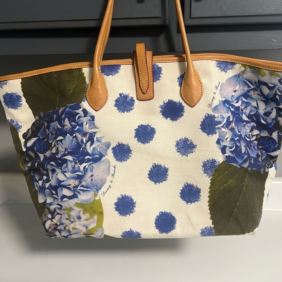 Authentic Dooney and Burke blue hydrangea tote - Picture 6 of 11